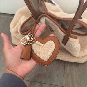 Victtoria Shearling Large Tote bag  Guess